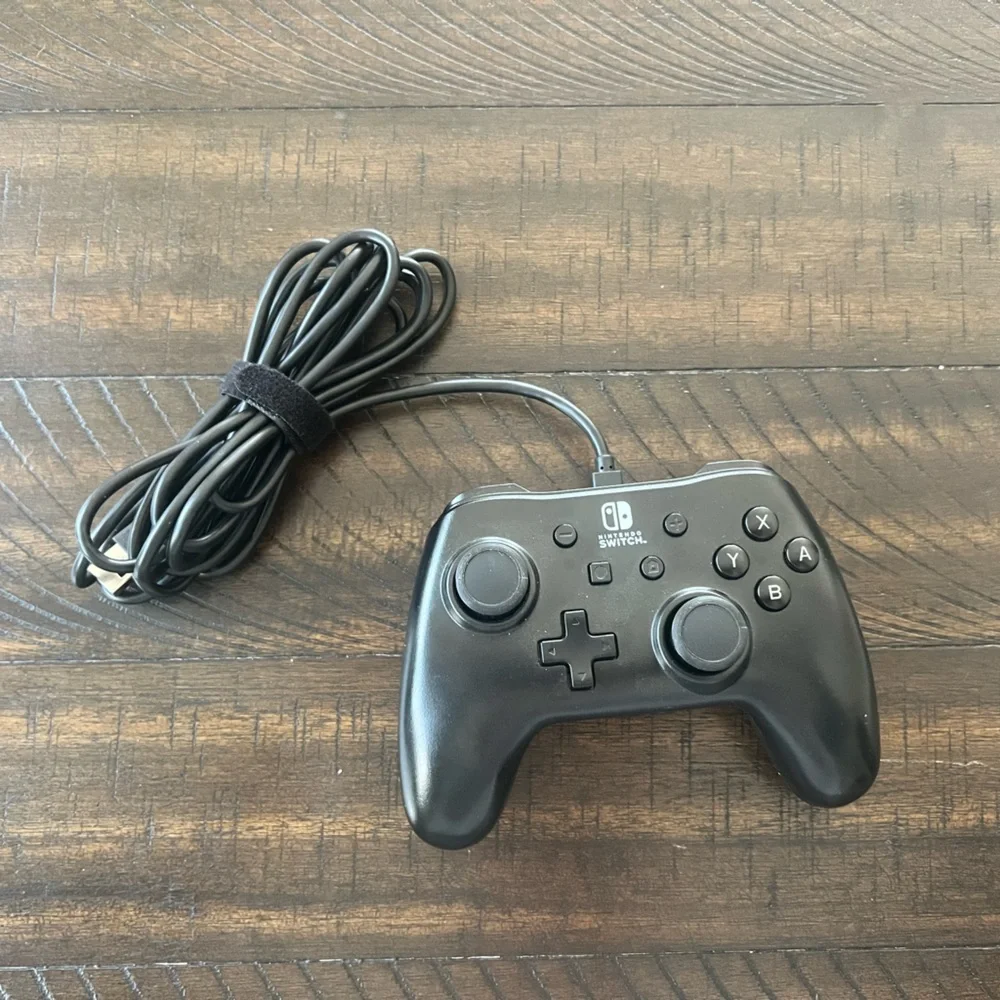 Powers wired Nintendo switch controller black